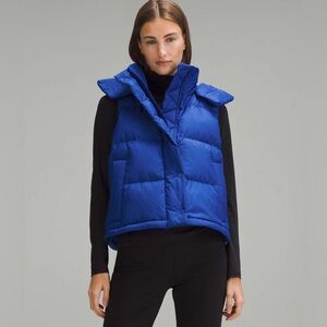 LULULEMON Wunder Puff Cropped Vest 
Color: Symphony Blue
Size: 8